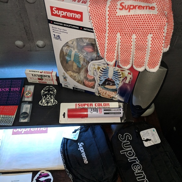 Supreme Collection - Picture 4 of 6